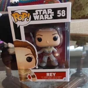 Funko Pop - Star Wars Rey Figure - Brown and Grey